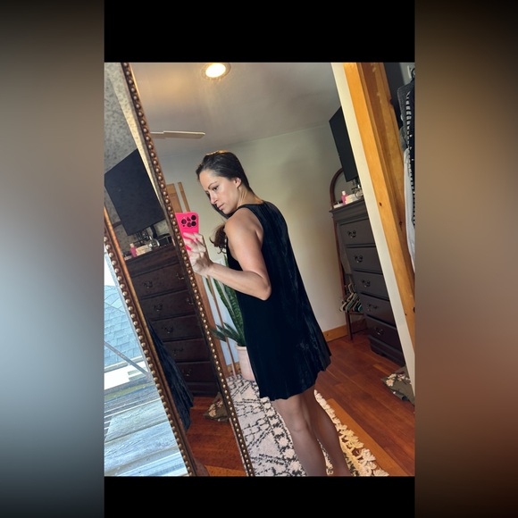 Aritzia dress - Picture 5 of 8